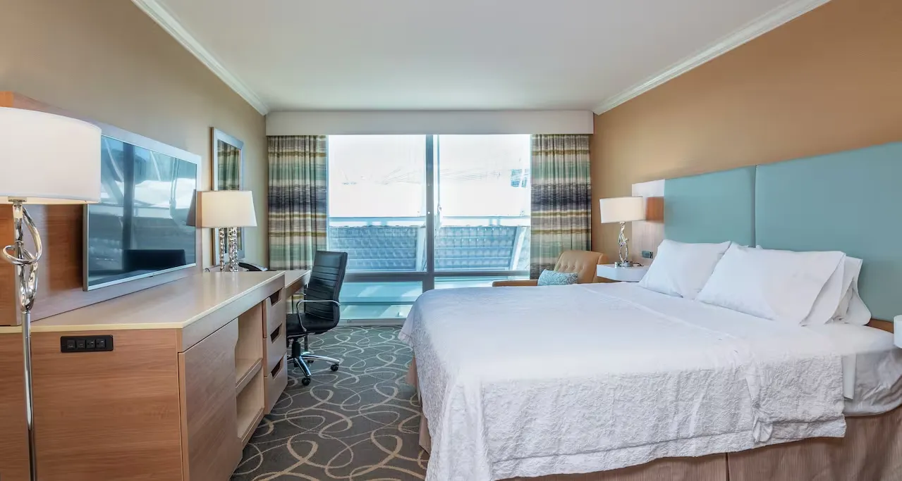 Hampton Inn & Suites — Phase 2 — Guest Suite