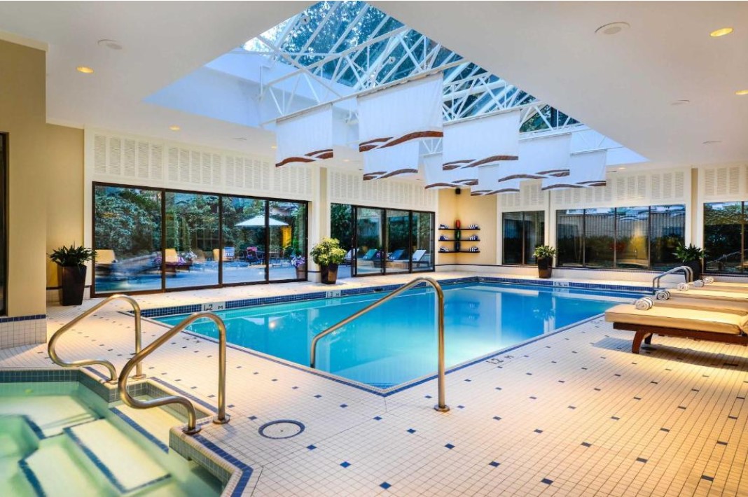 Sutton Place Hotel — Sutton Place Hotel Pool