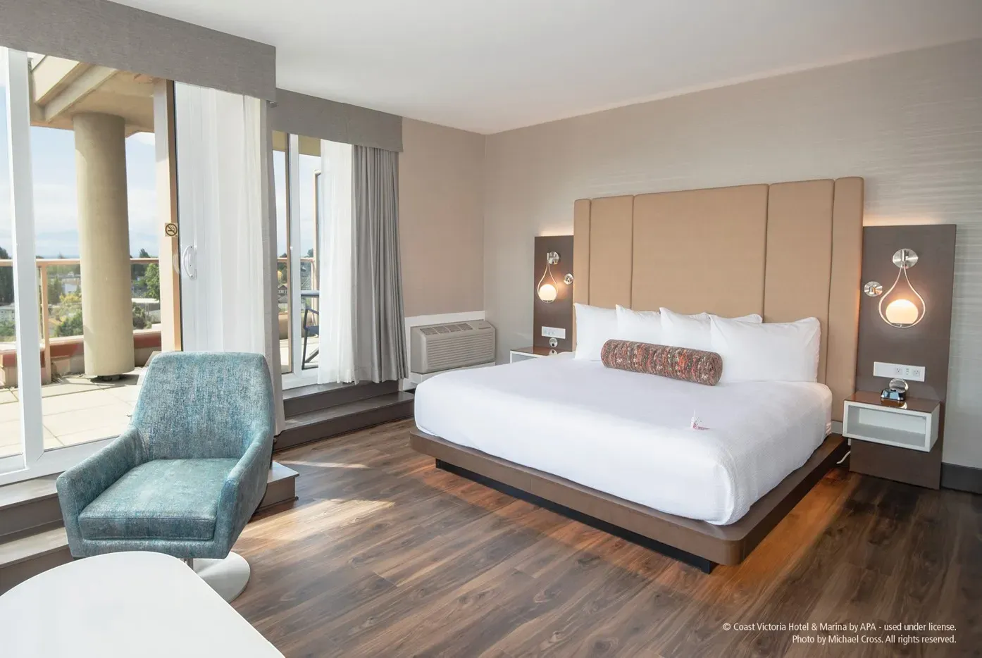Coast Victoria Hotel — interior