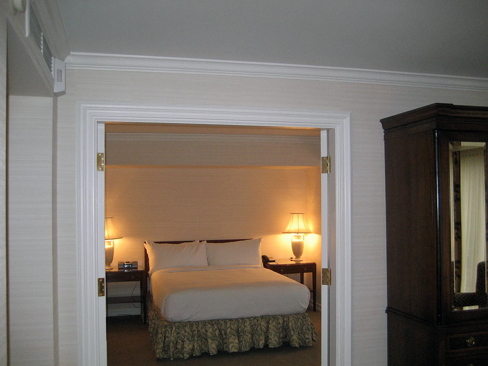 Four Seasons Hotel Vancouver — interior