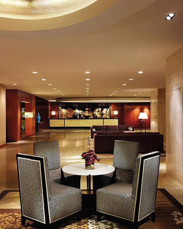 Four Seasons Hotel Vancouver — interior