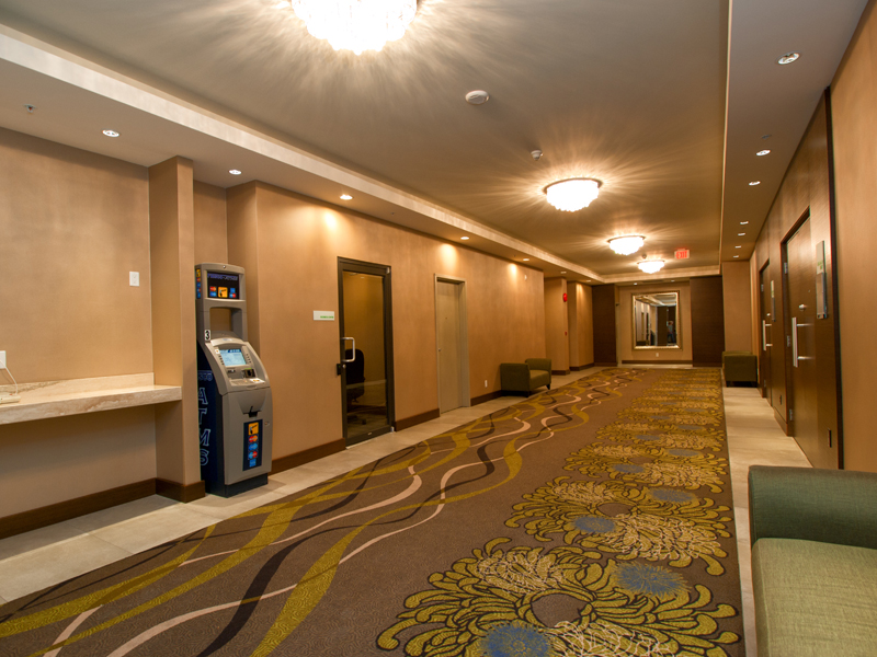Holiday Inn Vancouver Centre — holidayinnv14