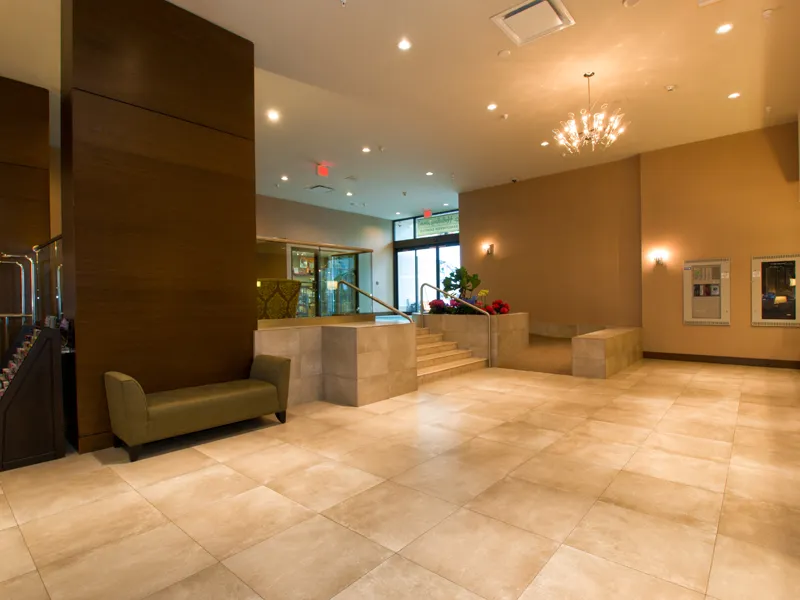 Holiday Inn Vancouver Centre — holidayinnv15
