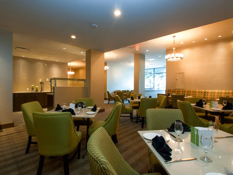 Holiday Inn Vancouver Centre — holidayinnv16