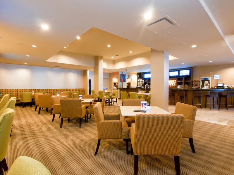 Holiday Inn Vancouver Centre — holidayinnv17